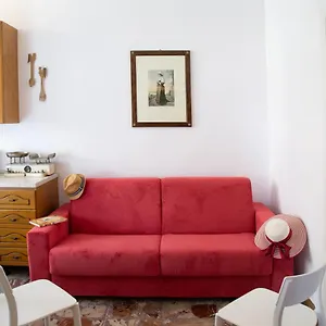 https://tu-casa-picturesque-guest-house-napoli.hotels-amalfi.com